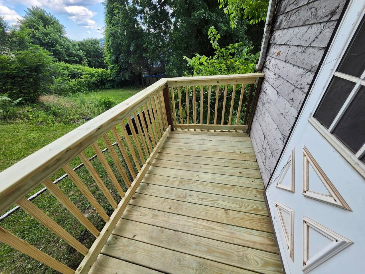812 Spring St - Photo 6 of 6