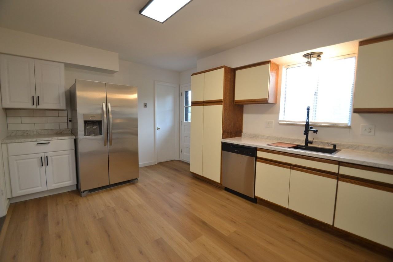 2988 W Fontanero St - Photo 6 of 24