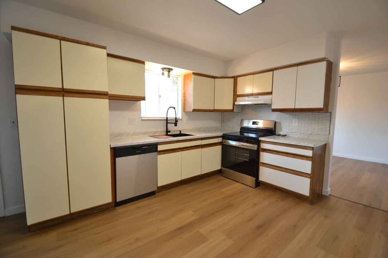 2988 W Fontanero St - Photo 7 of 24