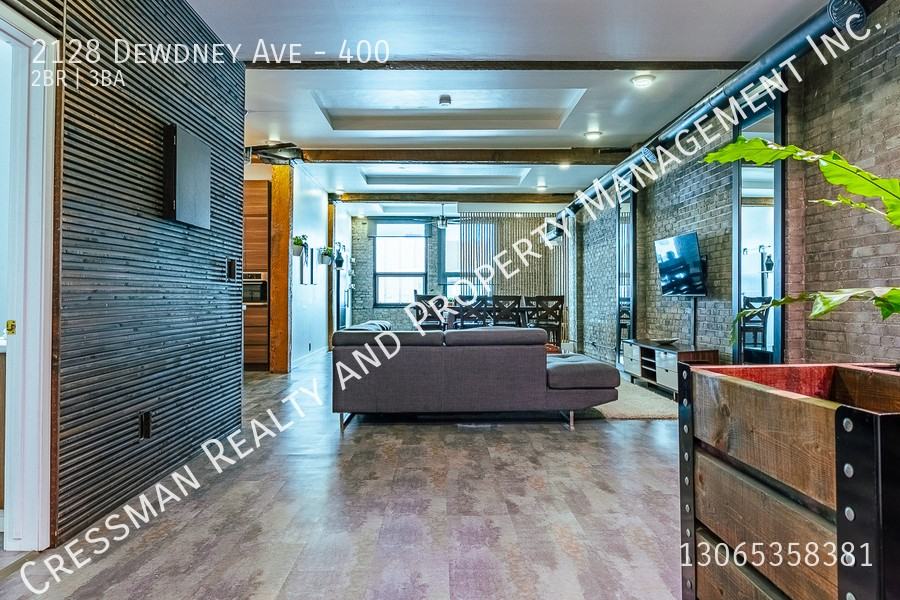 2128 Dewdney Ave - Photo 4 of 23