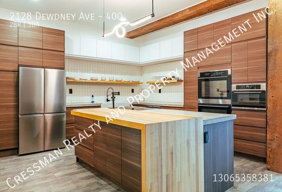 2128 Dewdney Ave - Photo 7 of 23