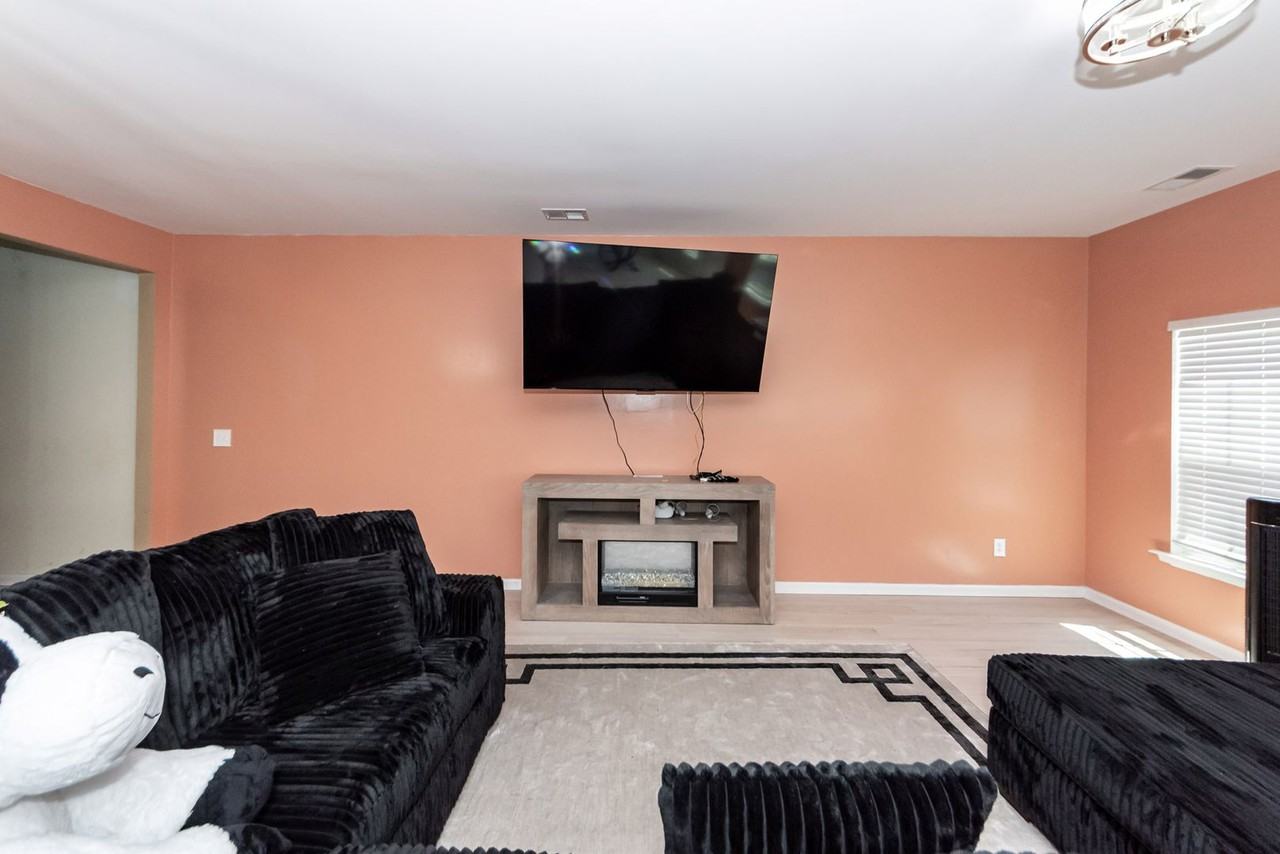 245 Swamp Creek Ln - Photo 6 of 35