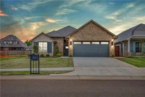 featured image of 7712 Nw 136th Ter