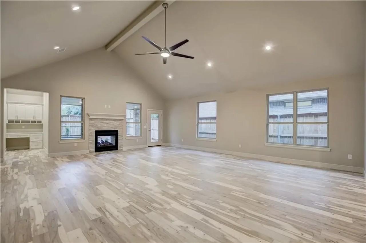 7712 Nw 136th Ter - Photo 3 of 8