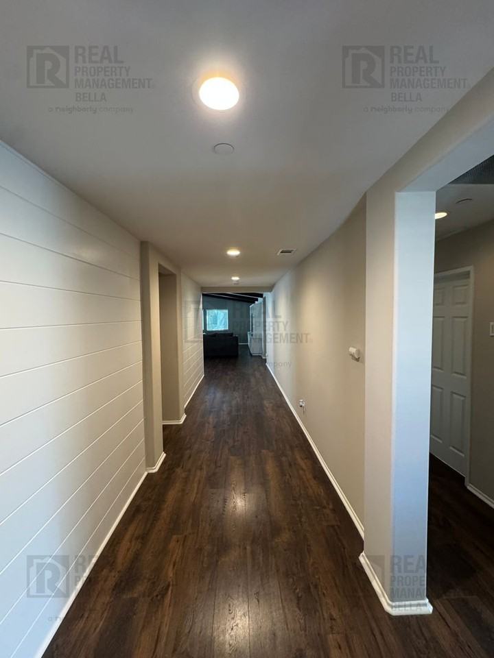 31372 Mckenna Ct - Photo 2 of 50