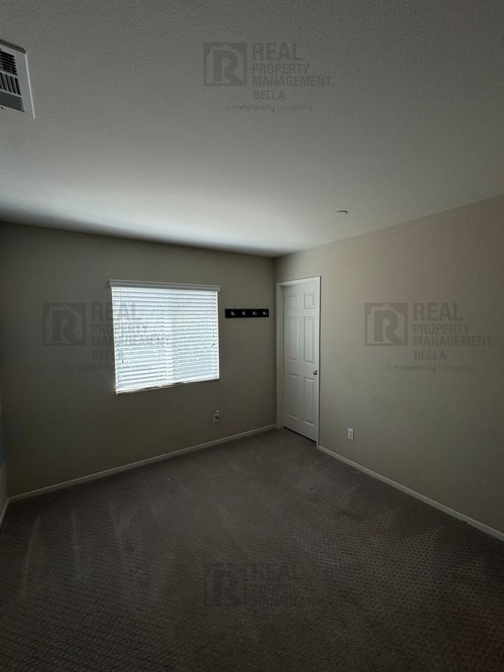 31372 Mckenna Ct - Photo 4 of 50
