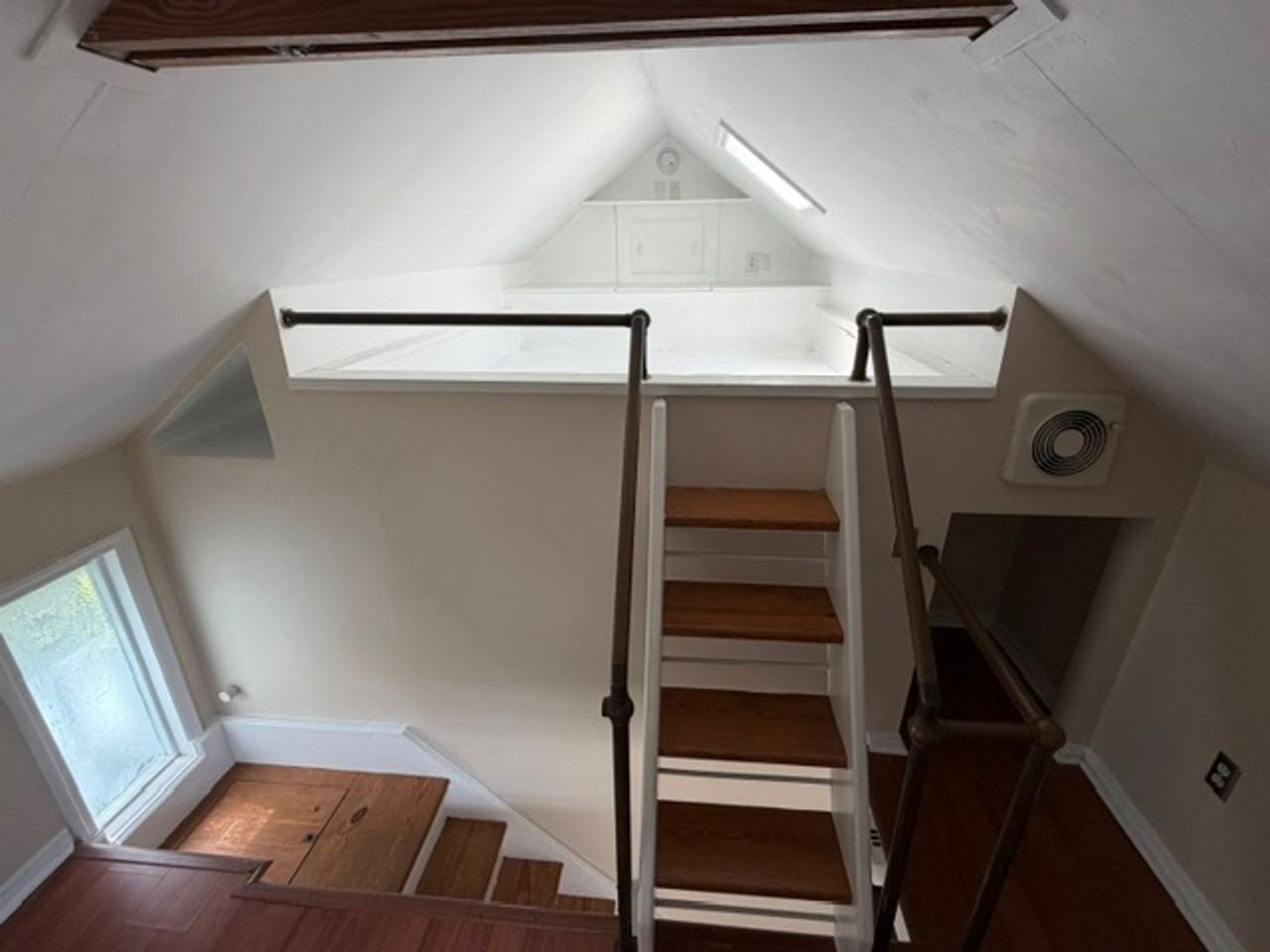 25 Desoto Pl - Photo 3 of 9