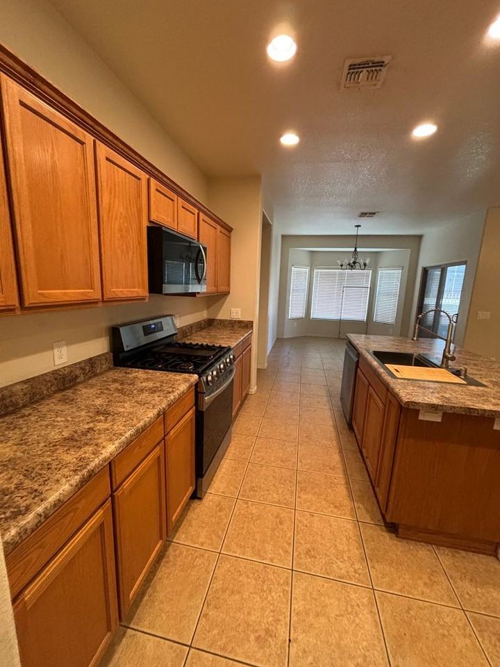 5484 Canteria Ct - Photo 3 of 24