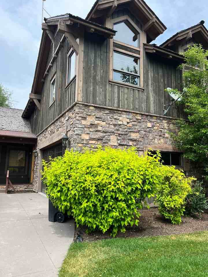 56 Beesley Ln - Photo 2 of 40