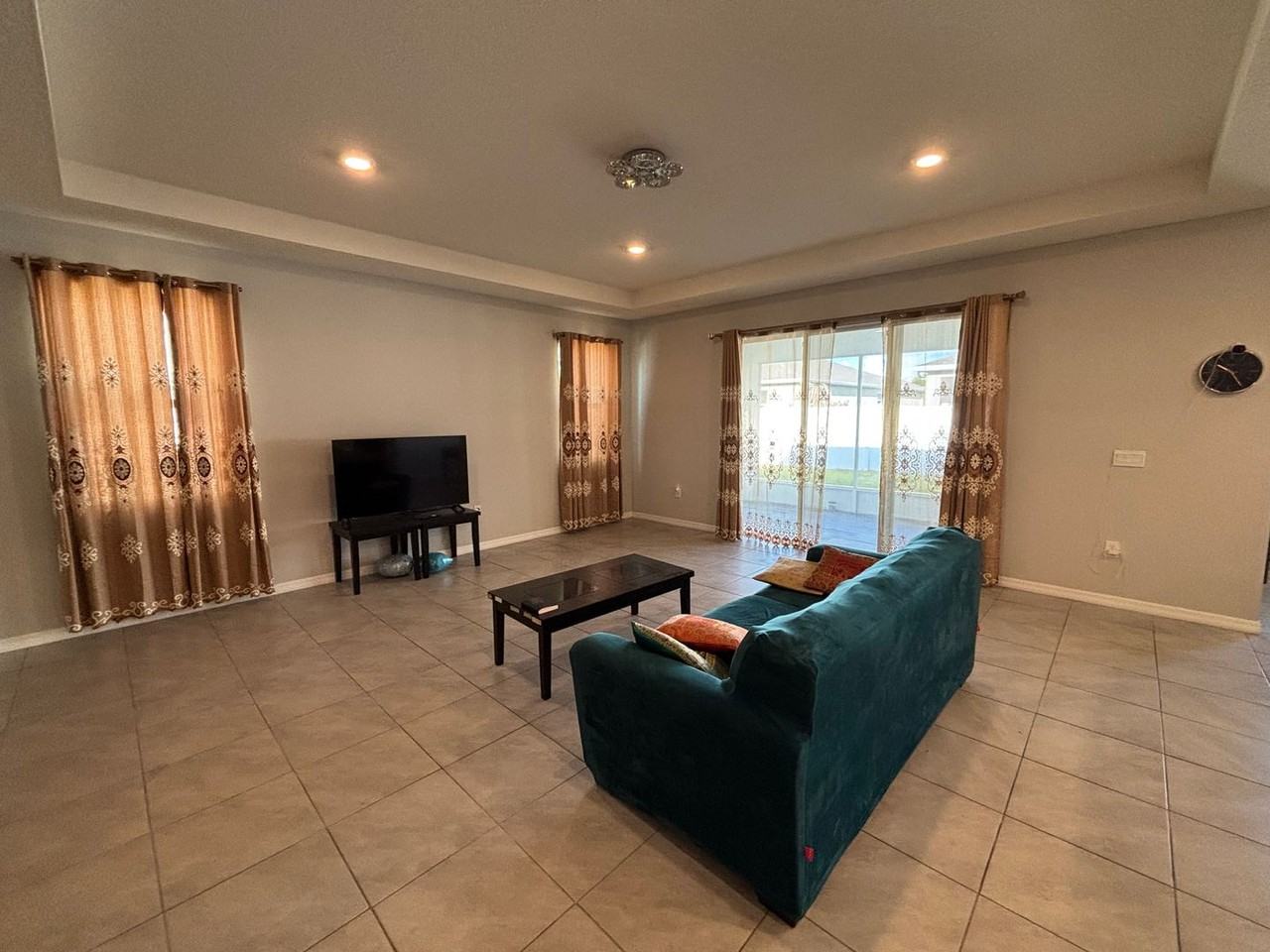 8288 Sw 59th Ave - Photo 3 of 21