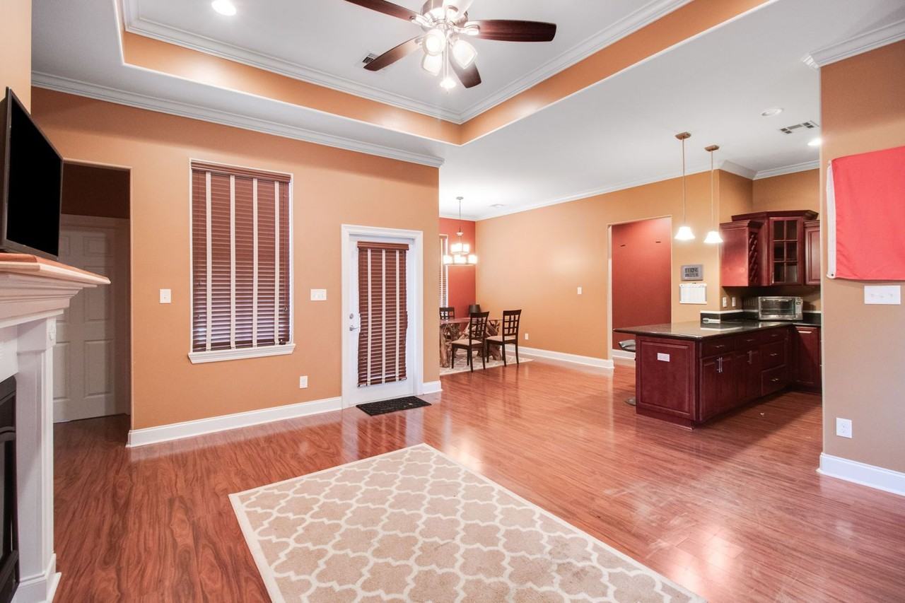 149A Grand Ave - Photo 4 of 19