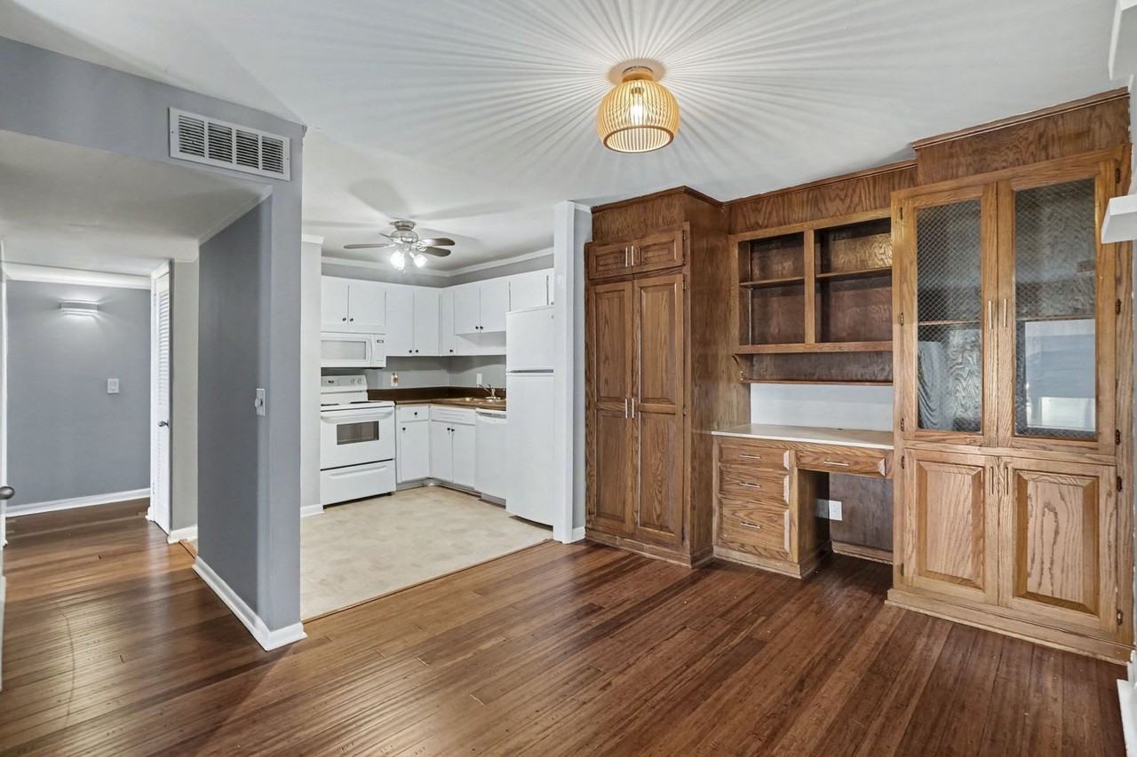555 N Dupont Ave #26 - Photo 6 of 13