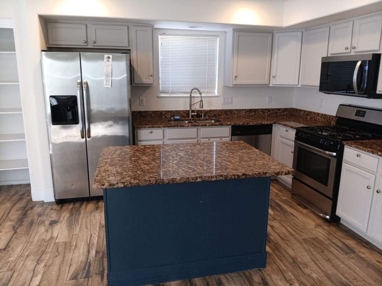 8627 Eagle Creek Dr Ne - Photo 2 of 22