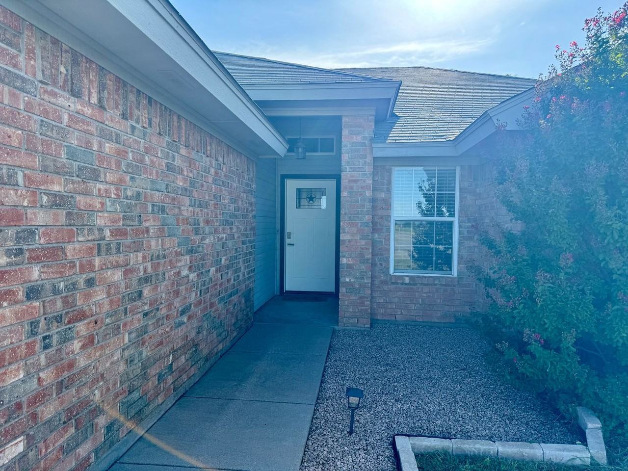2710 Bishop Rd - Photo 2 of 26