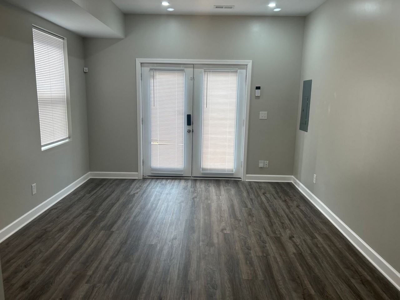 2013 Southeastern Ave - Photo 2 of 18