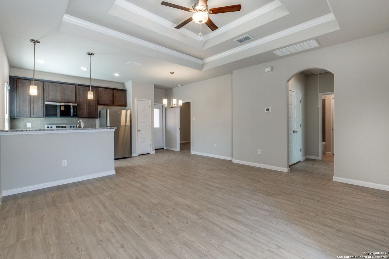 433 Trefger St - Photo 4 of 12