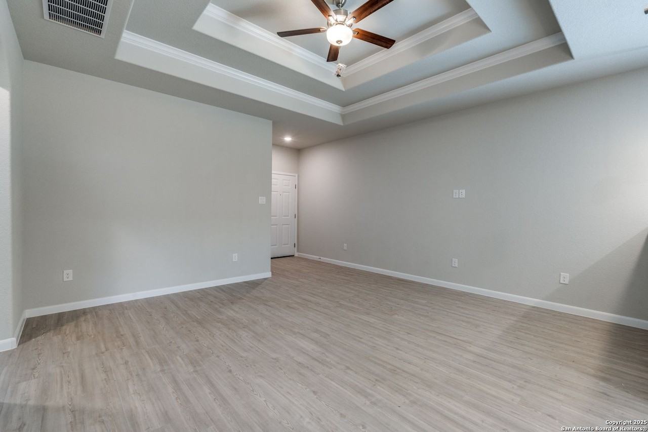 433 Trefger St - Photo 5 of 12