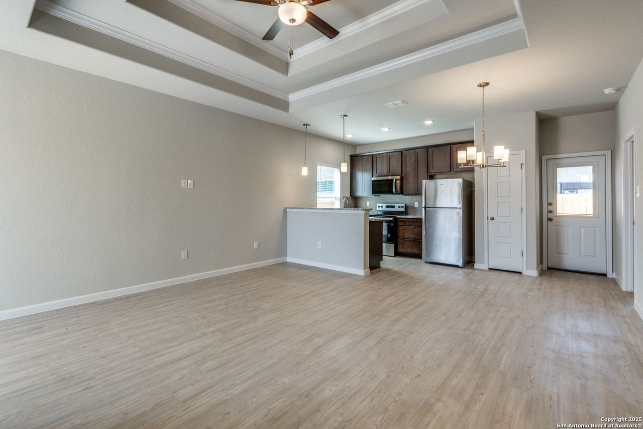 433 Trefger St - Photo 6 of 12