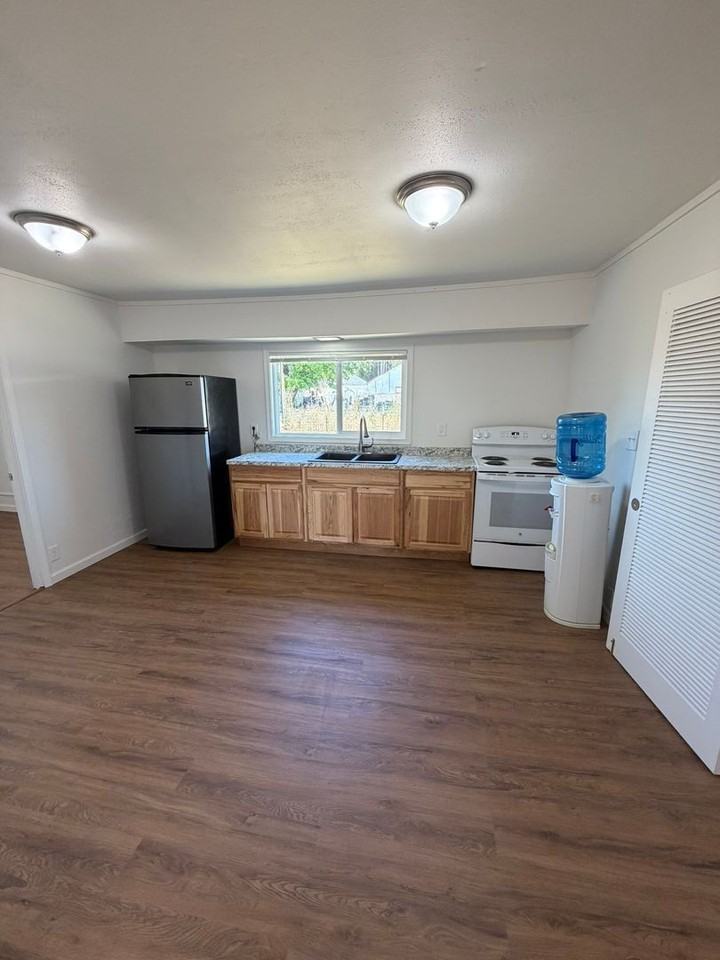 3435 Kathryn Ave Ne - Photo 3 of 30