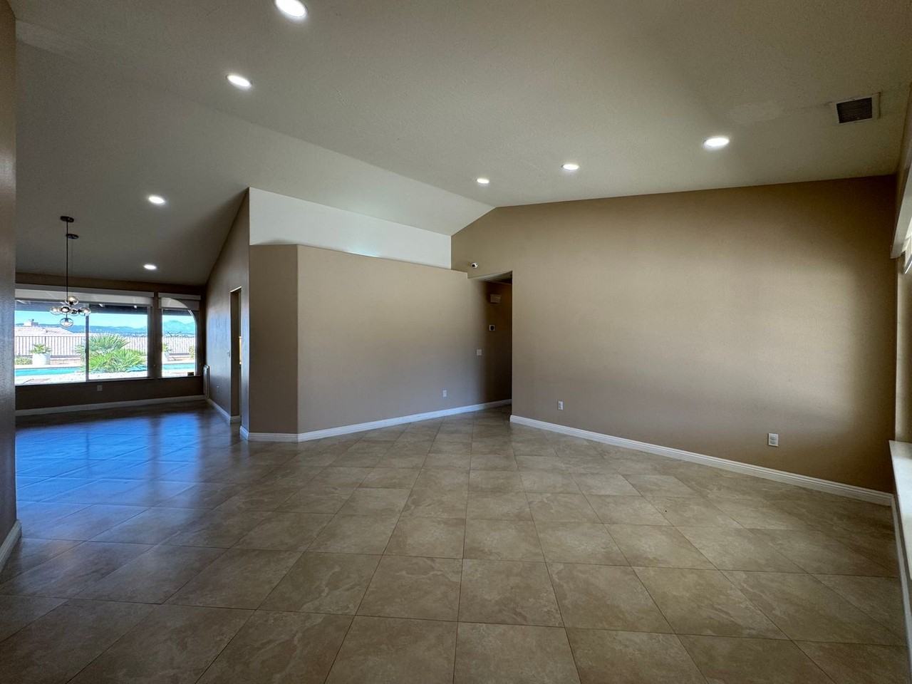 12552 Overlook Rd - Photo 2 of 49