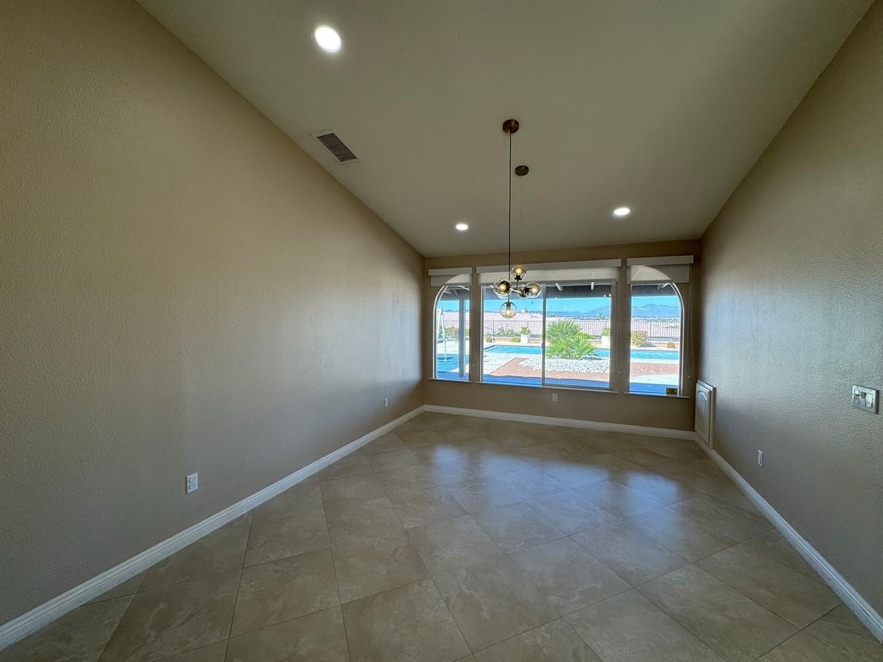 12552 Overlook Rd - Photo 3 of 49