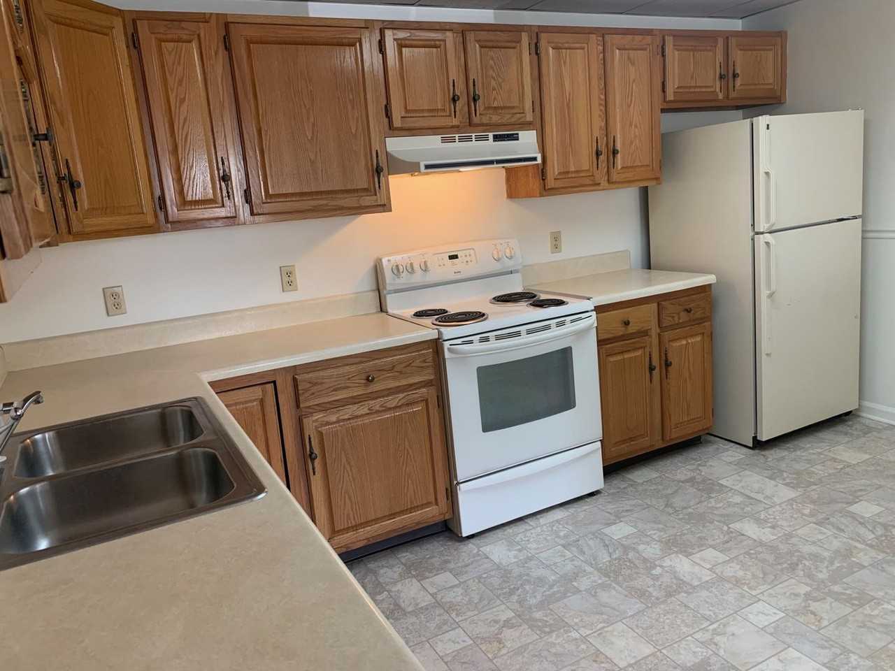 260 W 2nd St - Photo 7 of 16