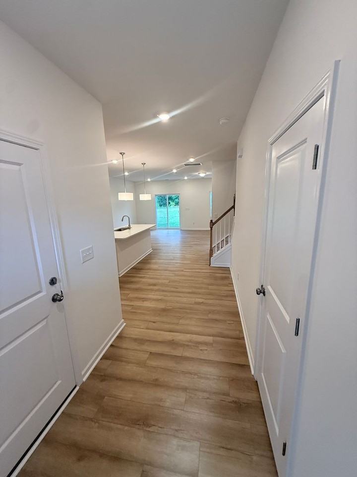 3139 Lilac Grove Dr - Photo 2 of 32