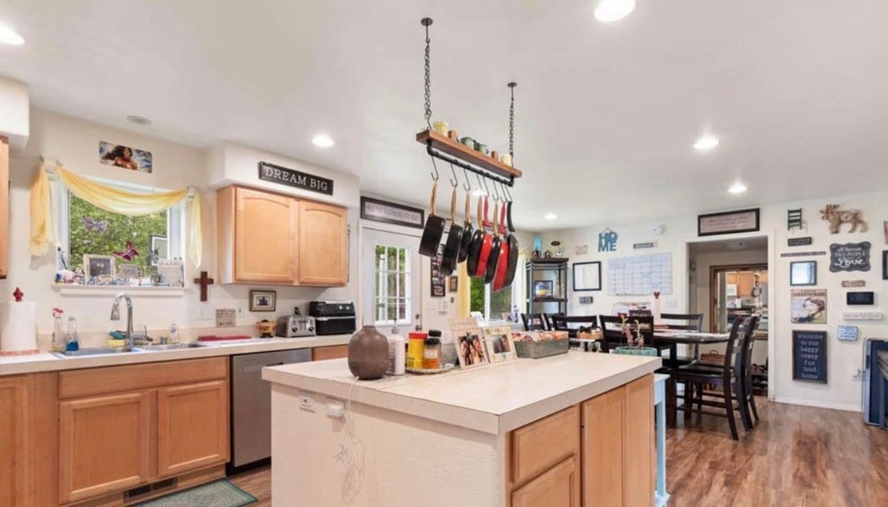 234 E Eagle Ave - Photo 4 of 17