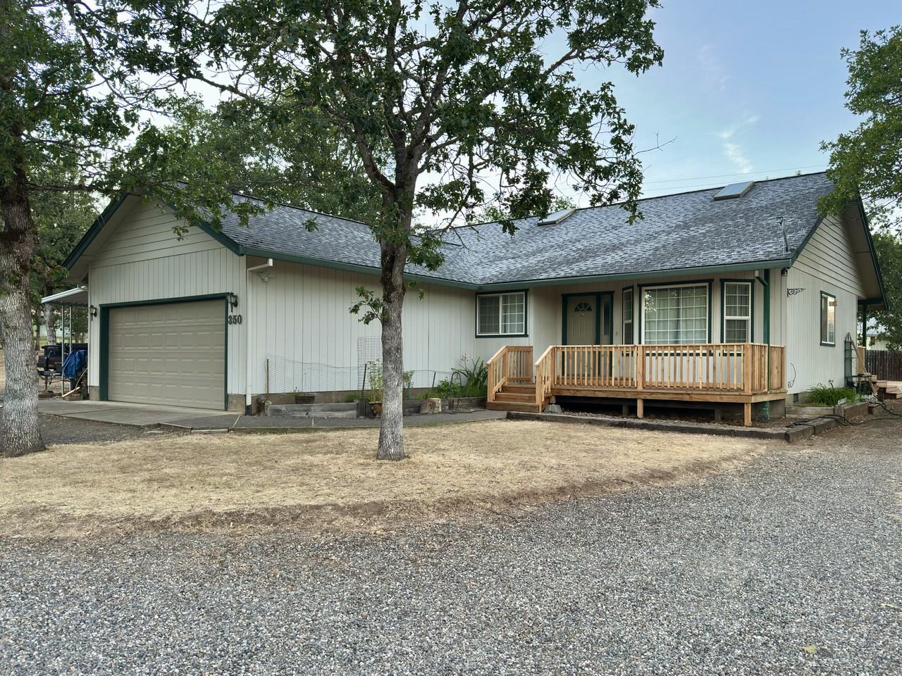 350 Walnut Ln - Photo 2 of 23