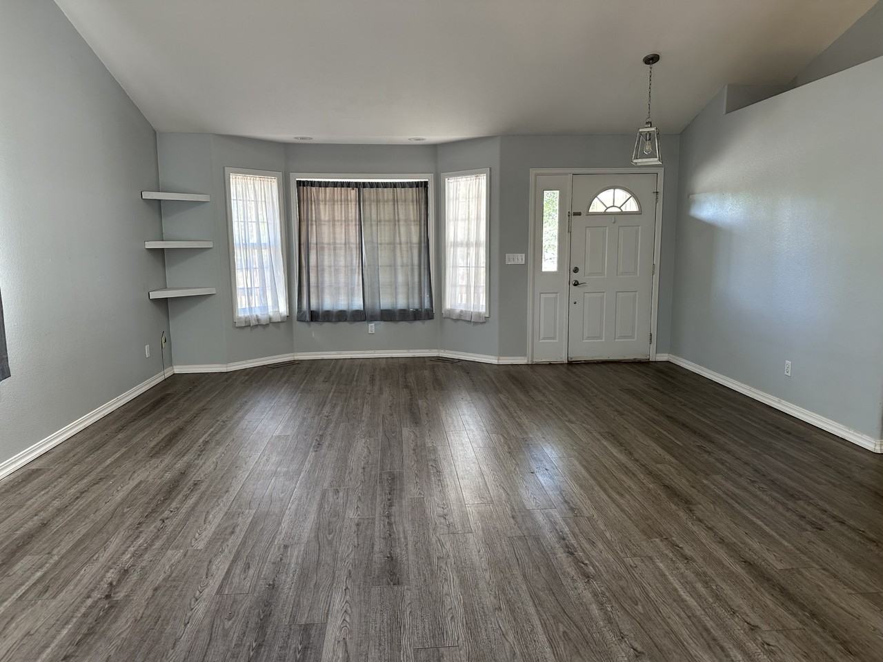 350 Walnut Ln - Photo 3 of 23