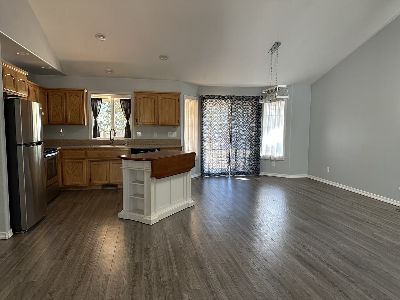 350 Walnut Ln - Photo 5 of 23