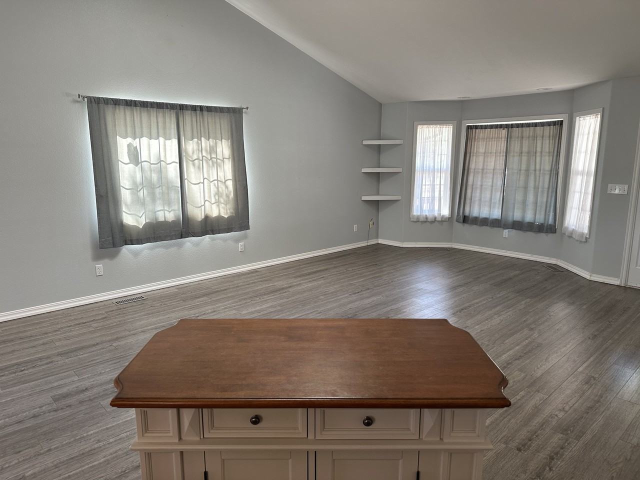 350 Walnut Ln - Photo 6 of 23