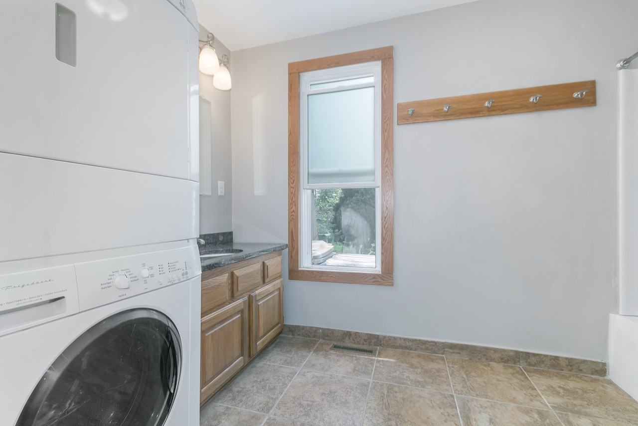 511 E Johnson St #1 - Photo 4 of 30
