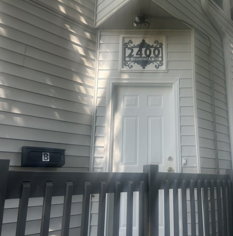 2400 N Sheridan Rd #B - Photo 2 of 20