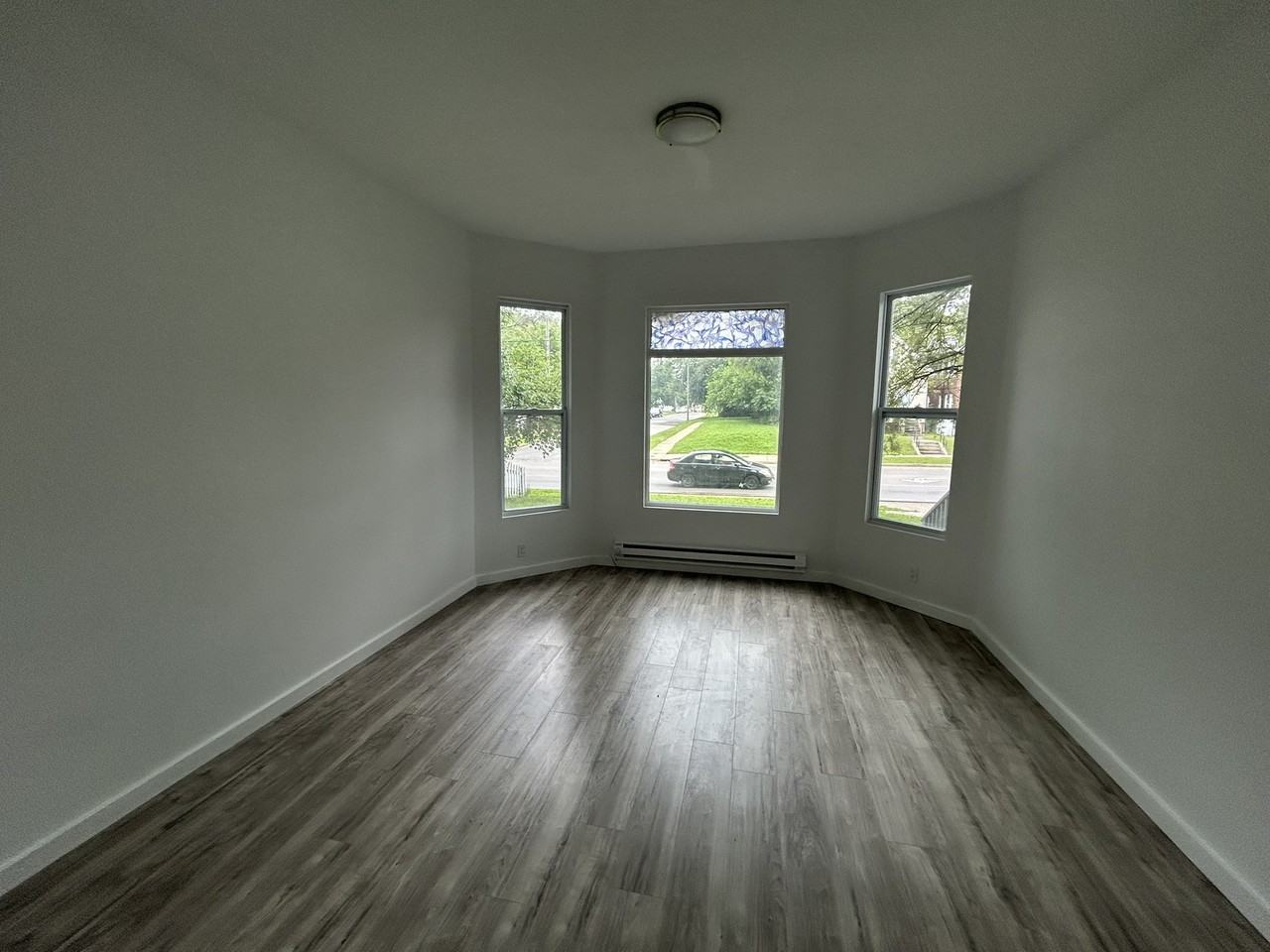 2400 N Sheridan Rd #B - Photo 3 of 20