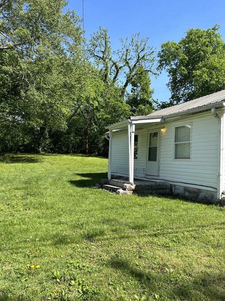2911 Brooks Ave - Photo 2 of 11