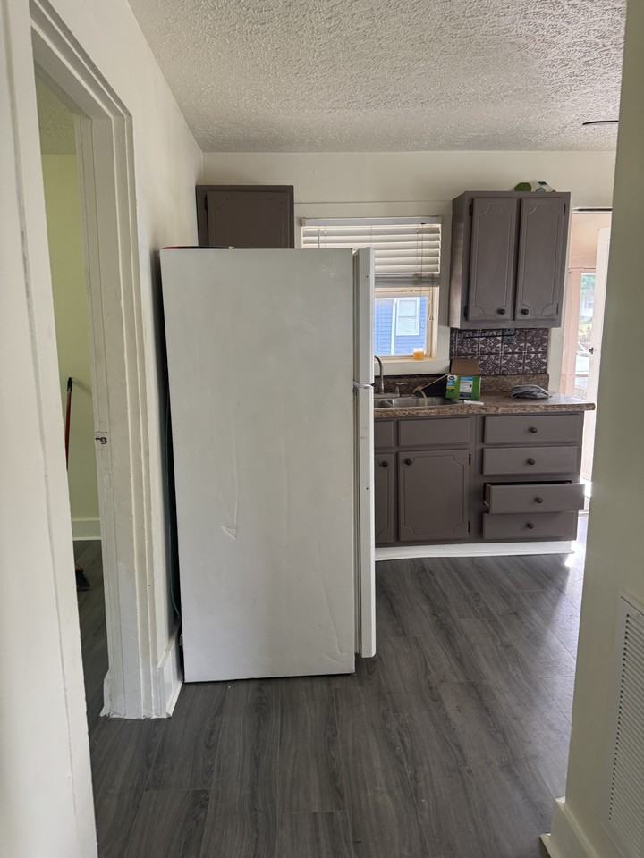 2911 Brooks Ave - Photo 6 of 11