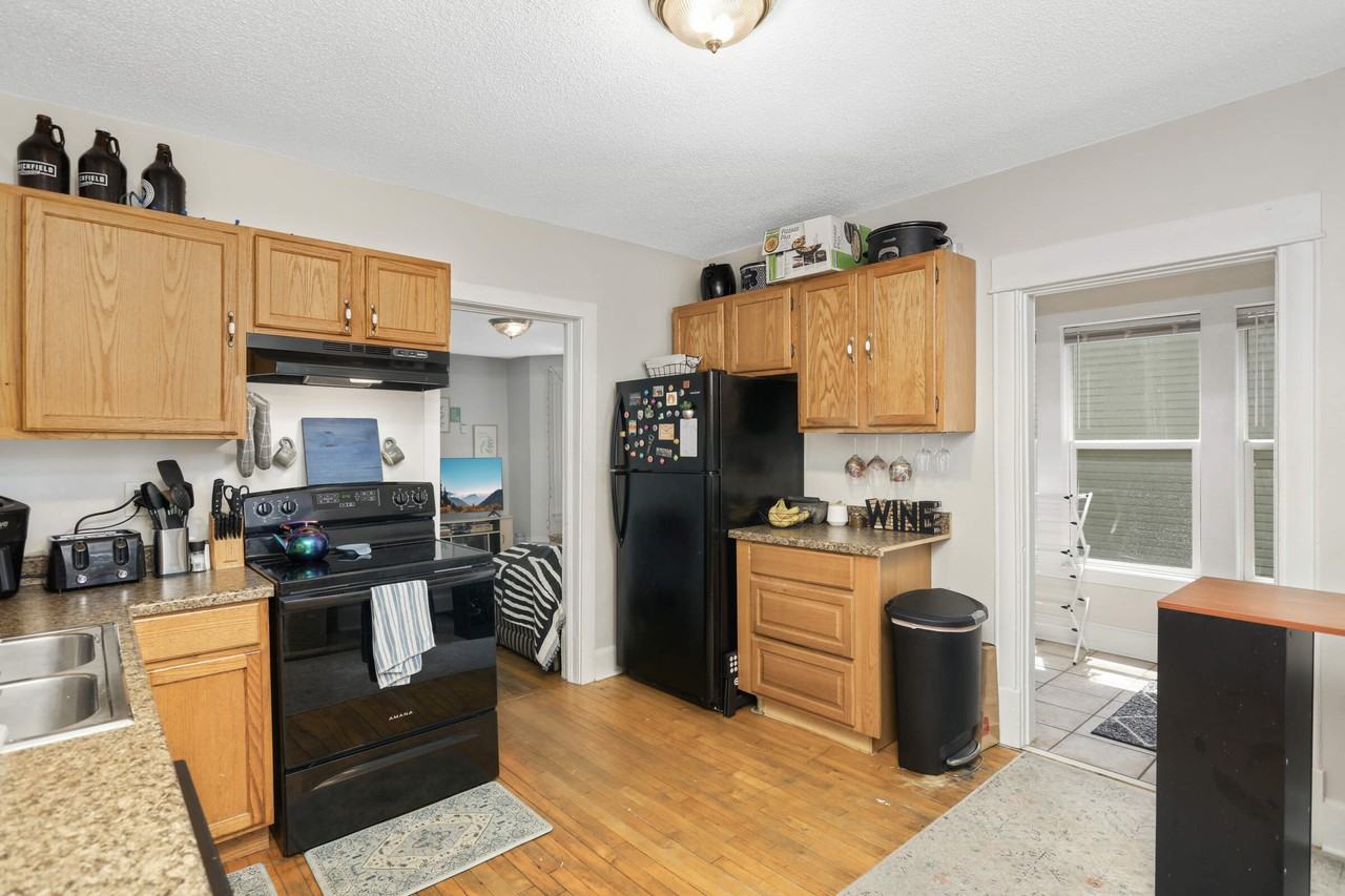 750 Buchanan St Ne #1 - Photo 7 of 26