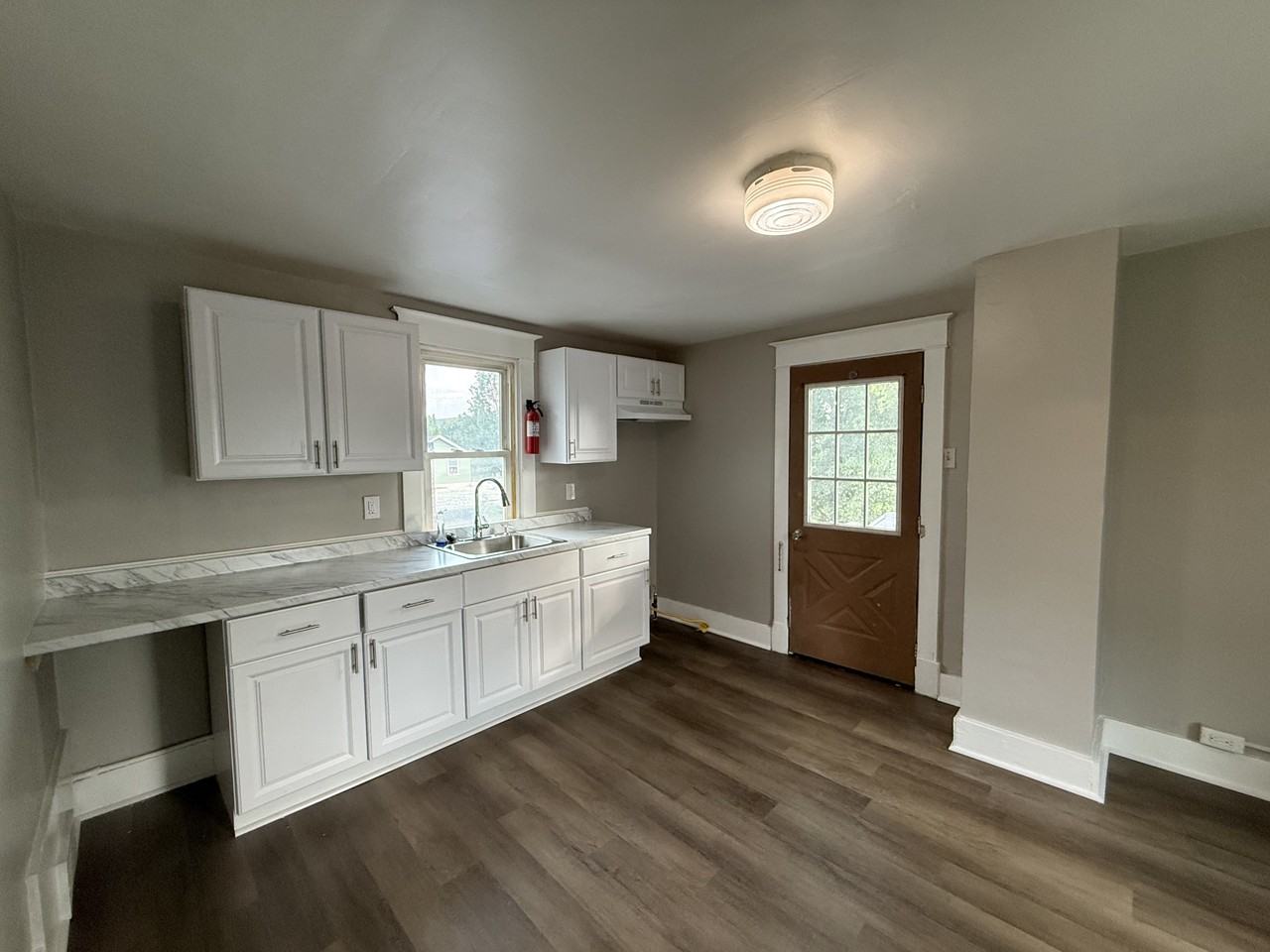 328 New York Ave - Photo 2 of 12