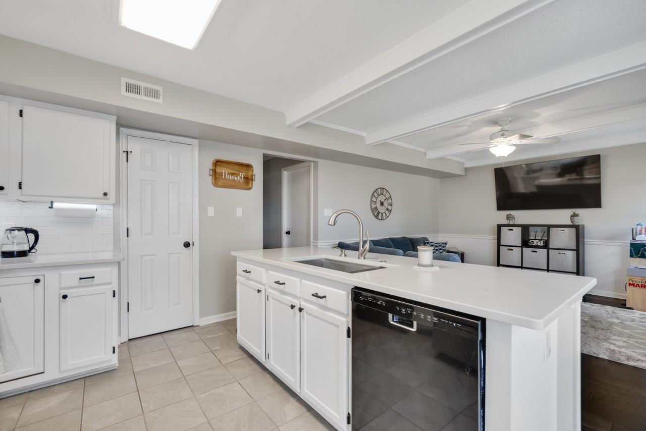 2612 Loudoun St - Photo 3 of 22
