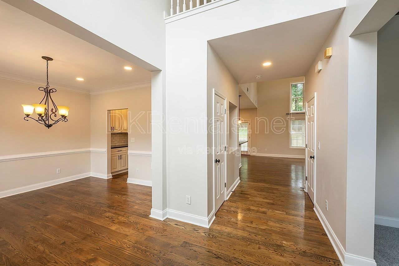 1540 Hampton Hollow Dr - Photo 4 of 40