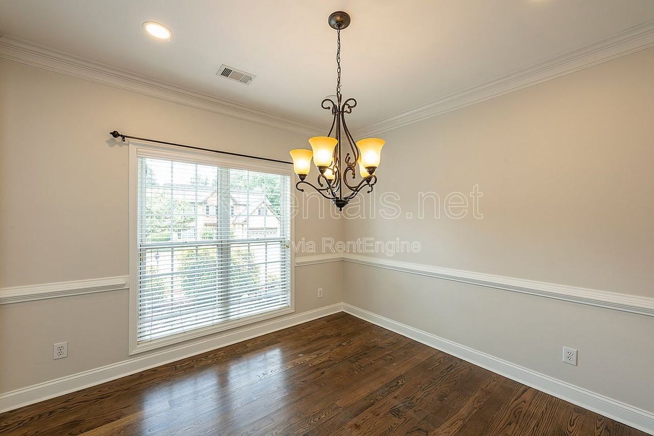 1540 Hampton Hollow Dr - Photo 6 of 40