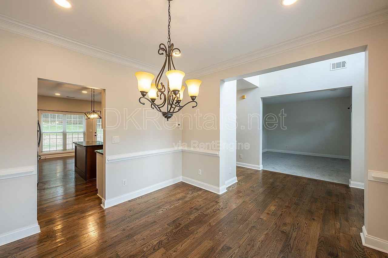 1540 Hampton Hollow Dr - Photo 7 of 40