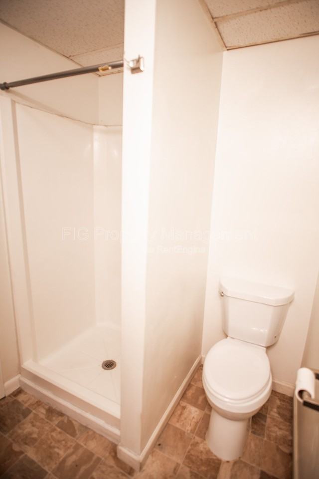 707 W Race St #11 - Photo 6 of 8