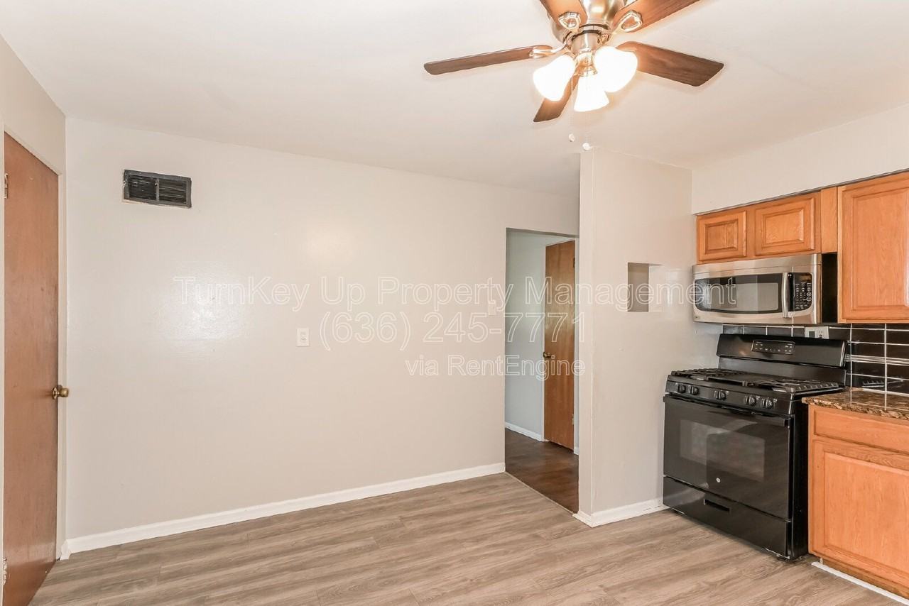 1225 Senate Dr - Photo 4 of 18