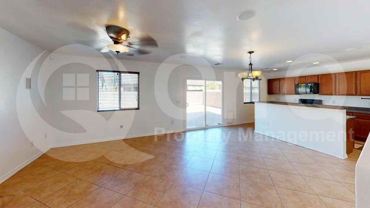 7037 S Red Maids Dr - Photo 4 of 13