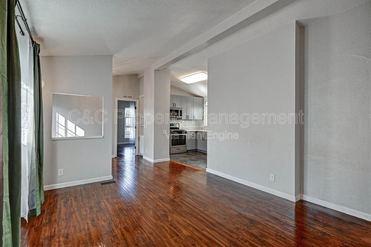 1783 11th St #B - Photo 7 of 36