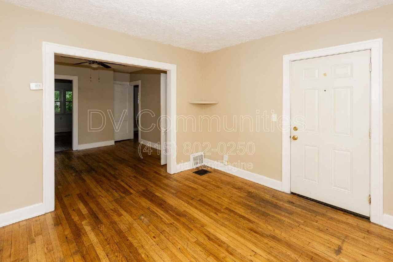 3849 W 135th St - Photo 3 of 17