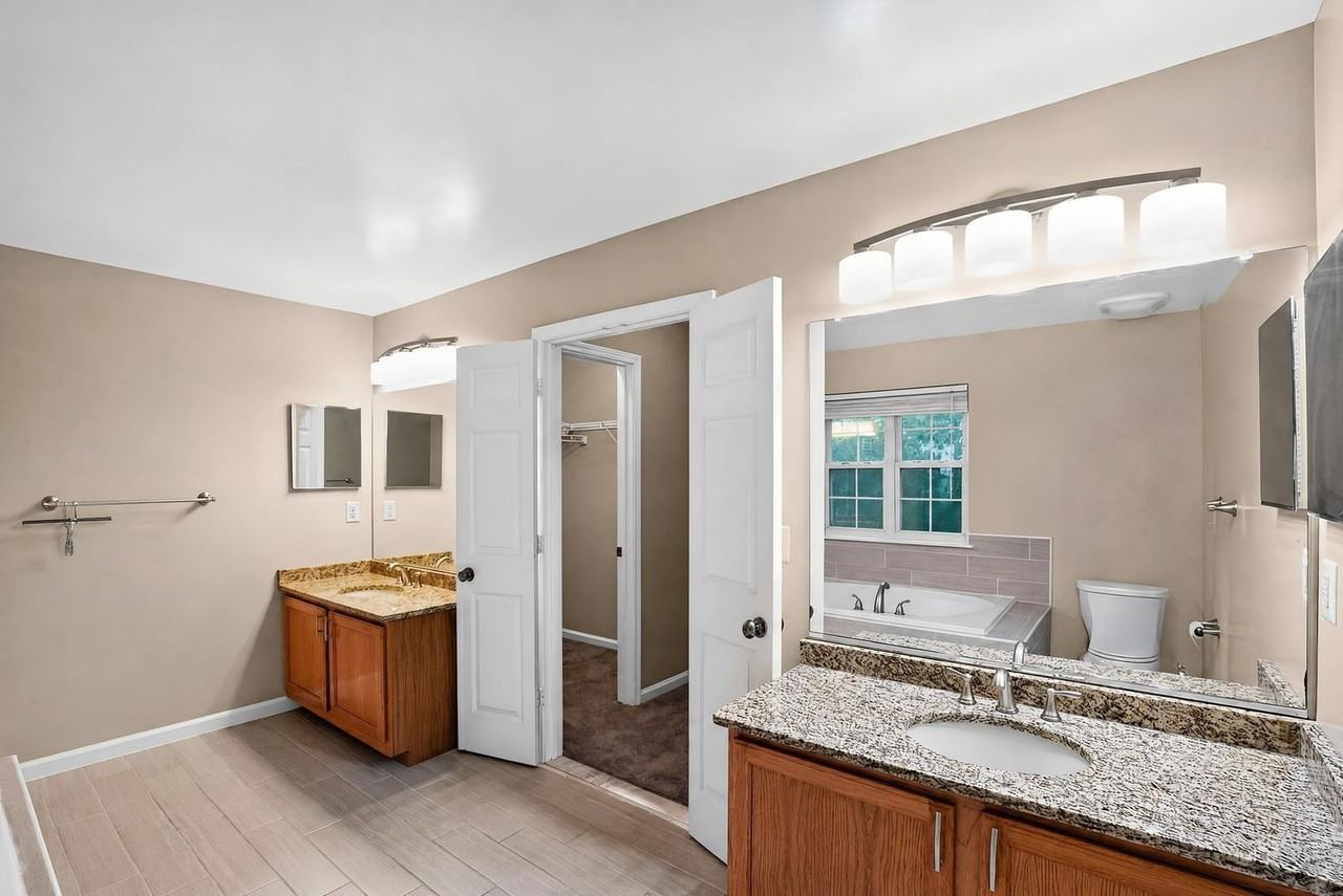 11813 Murre Ct - Photo 5 of 17