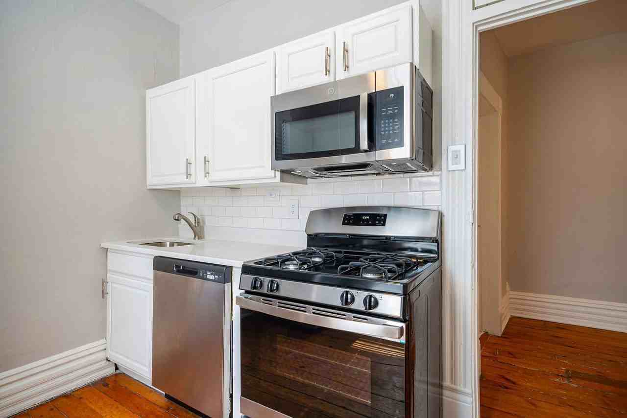 247 1/2 W 3rd Ave - Photo 2 of 10